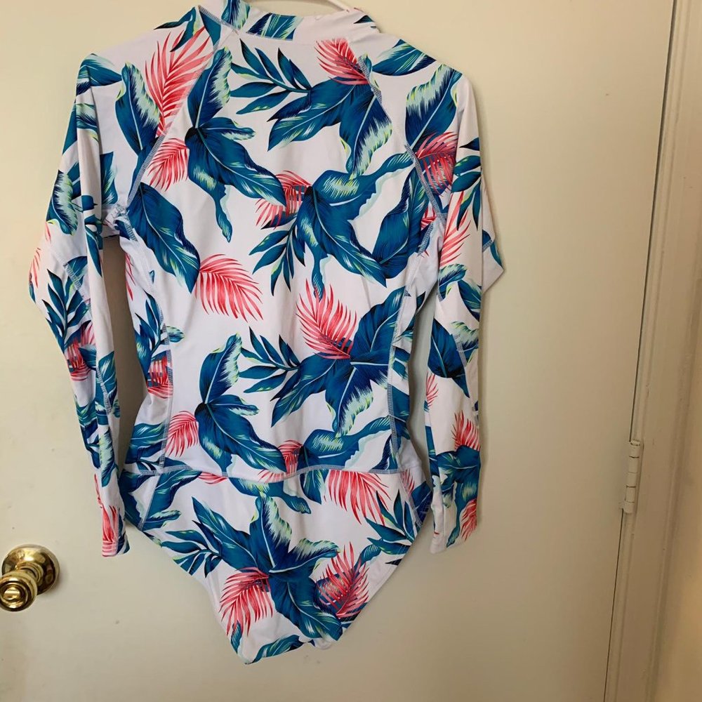 Mo&Ka Floral One Piece UV Protection Swimwear - Picture 6 of 6